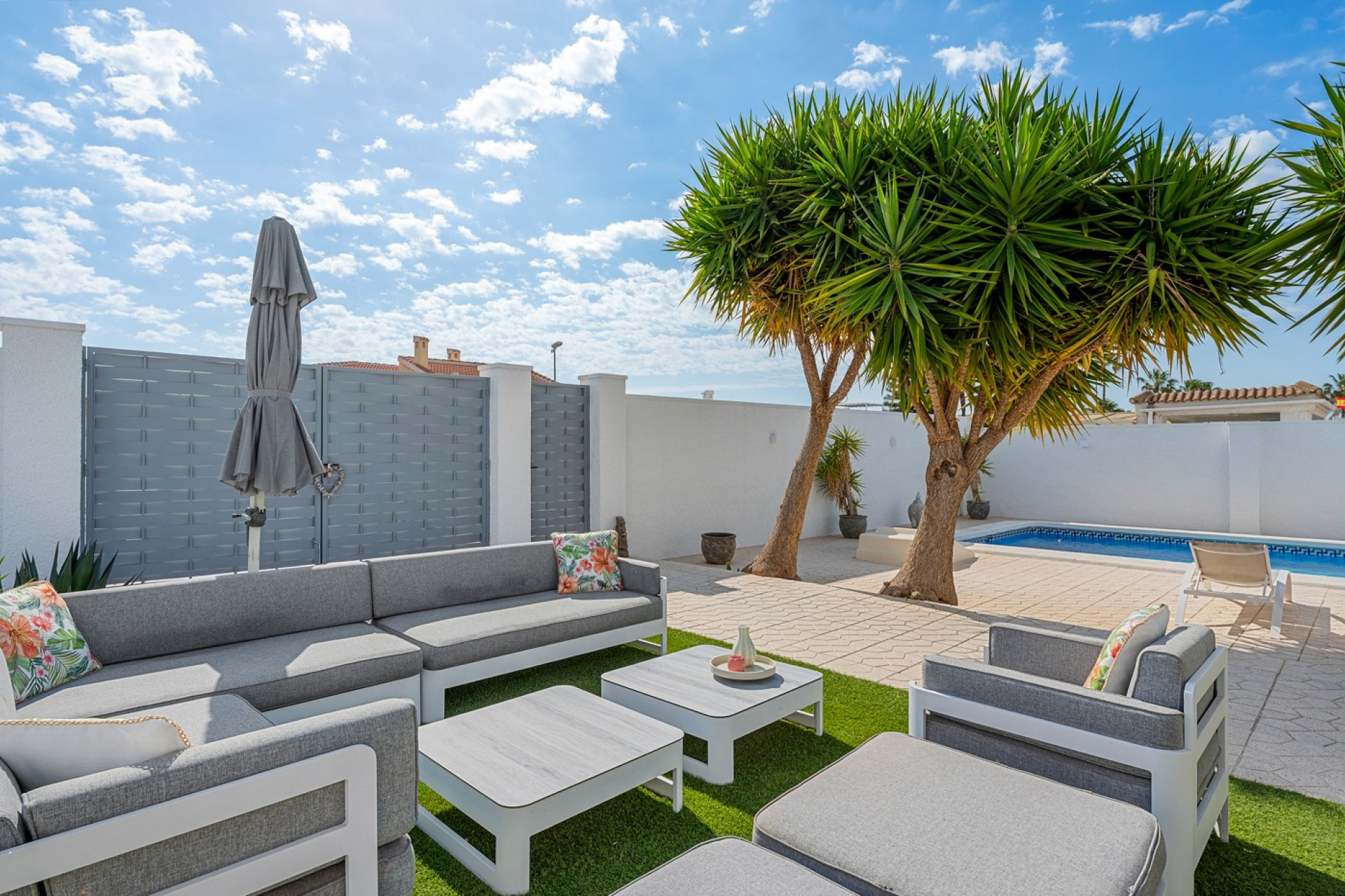 Resale - Villa -
Ciudad Quesada - Pueblo Bravo