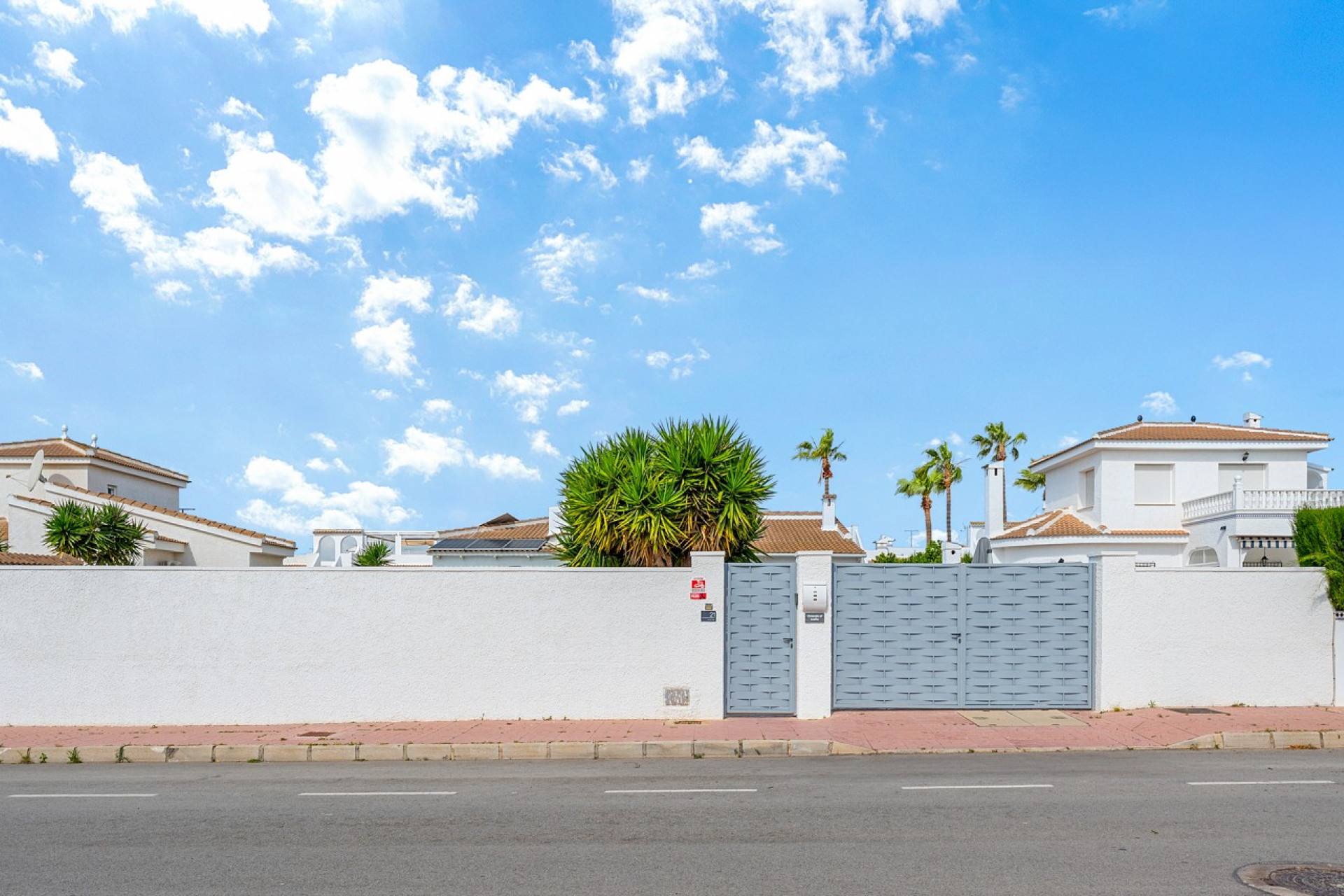 Resale - Villa -
Ciudad Quesada - Pueblo Bravo