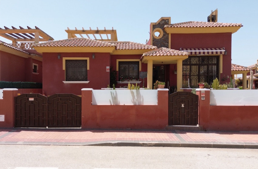 Resale - Villa -
Ciudad Quesada