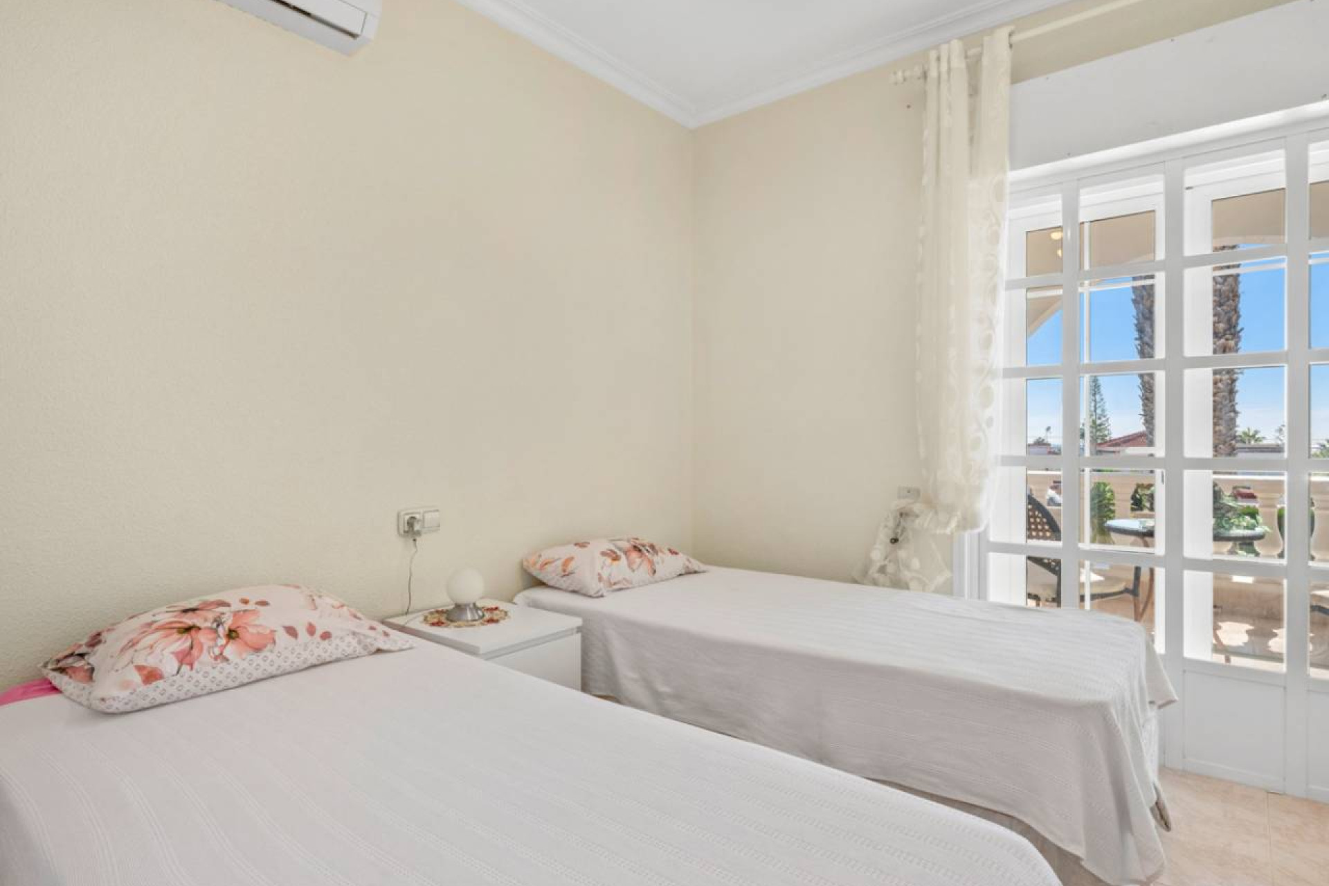 Resale - Villa -
Ciudad Quesada