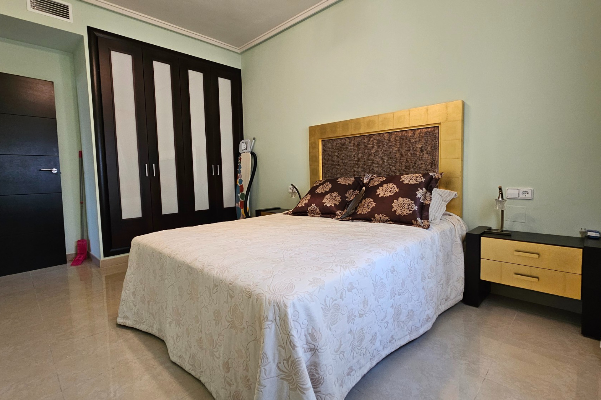 Resale - Villa -
Ciudad Quesada