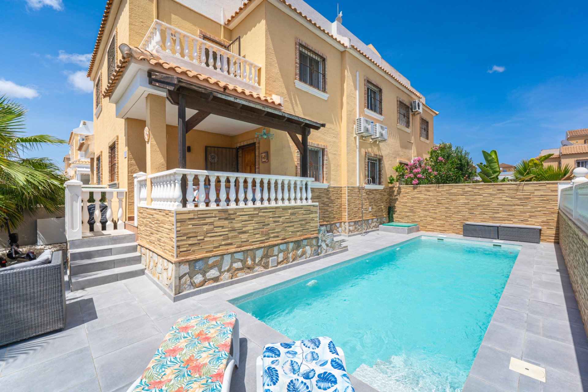 Resale - Villa -
Ciudad Quesada