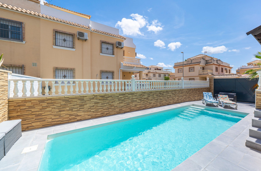 Resale - Villa -
Ciudad Quesada