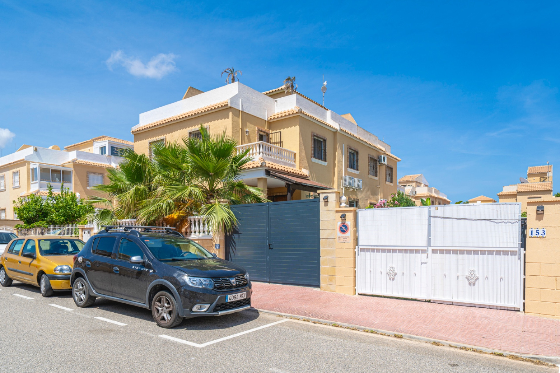 Resale - Villa -
Ciudad Quesada
