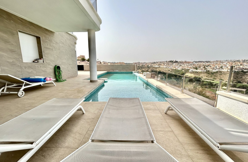 Resale - Villa -
Ciudad Quesada
