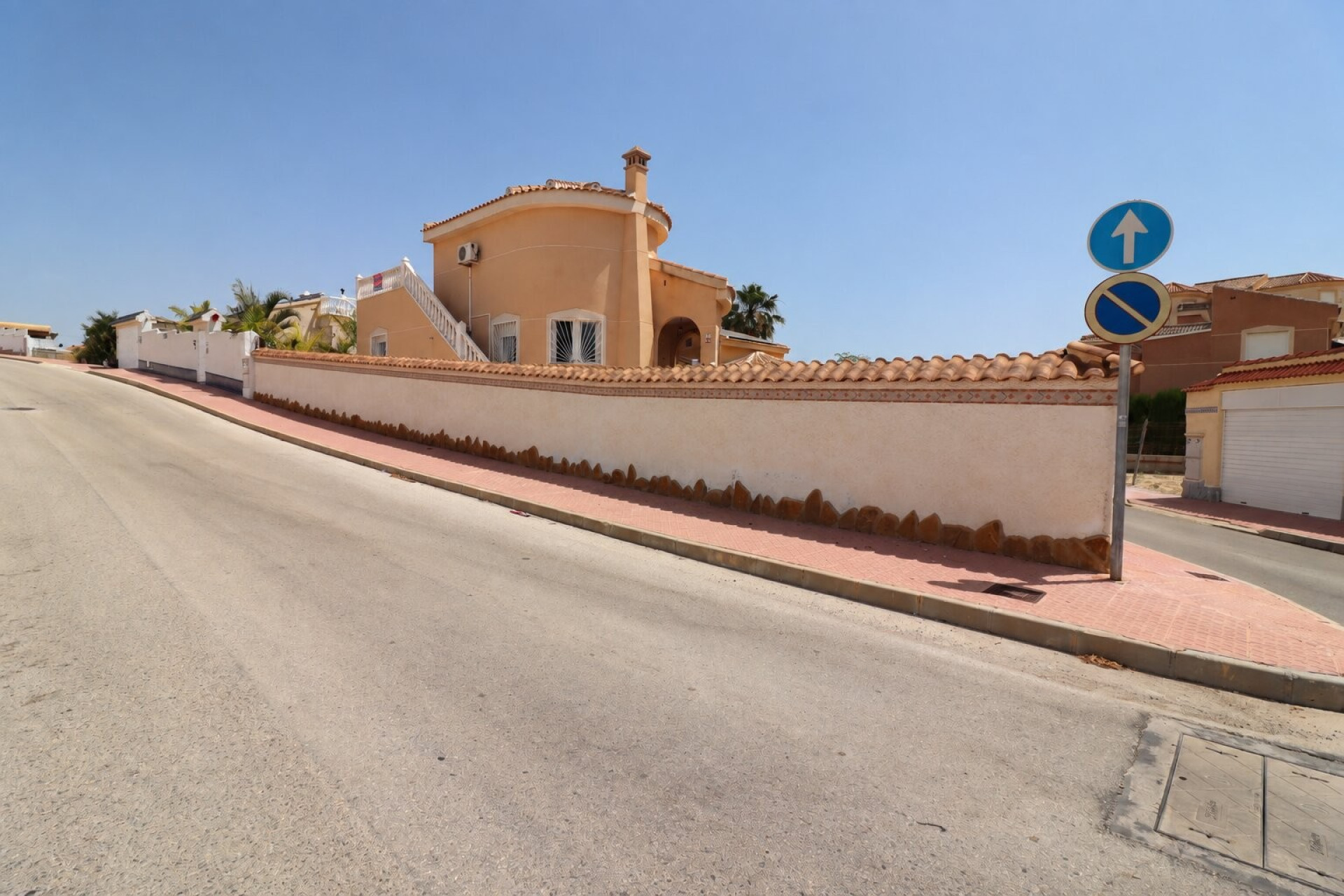 Resale - Villa -
Ciudad Quesada