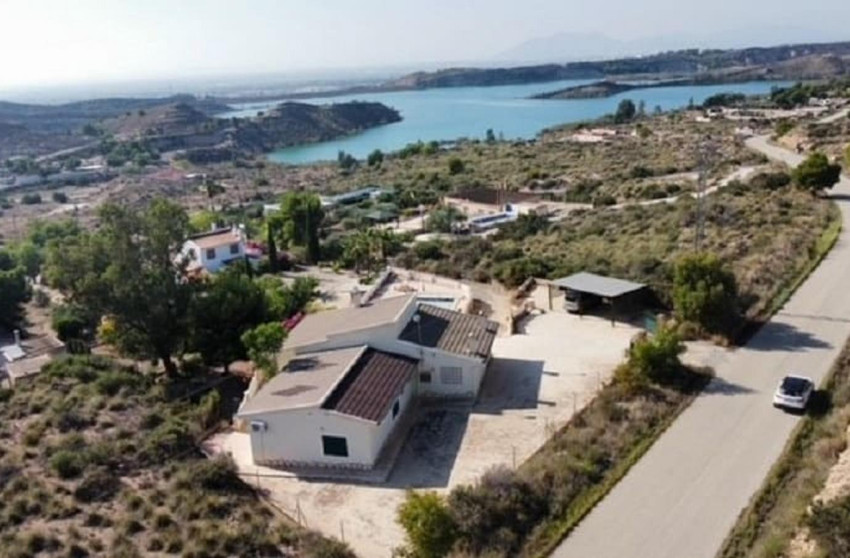 Resale - Villa -
Crevillente