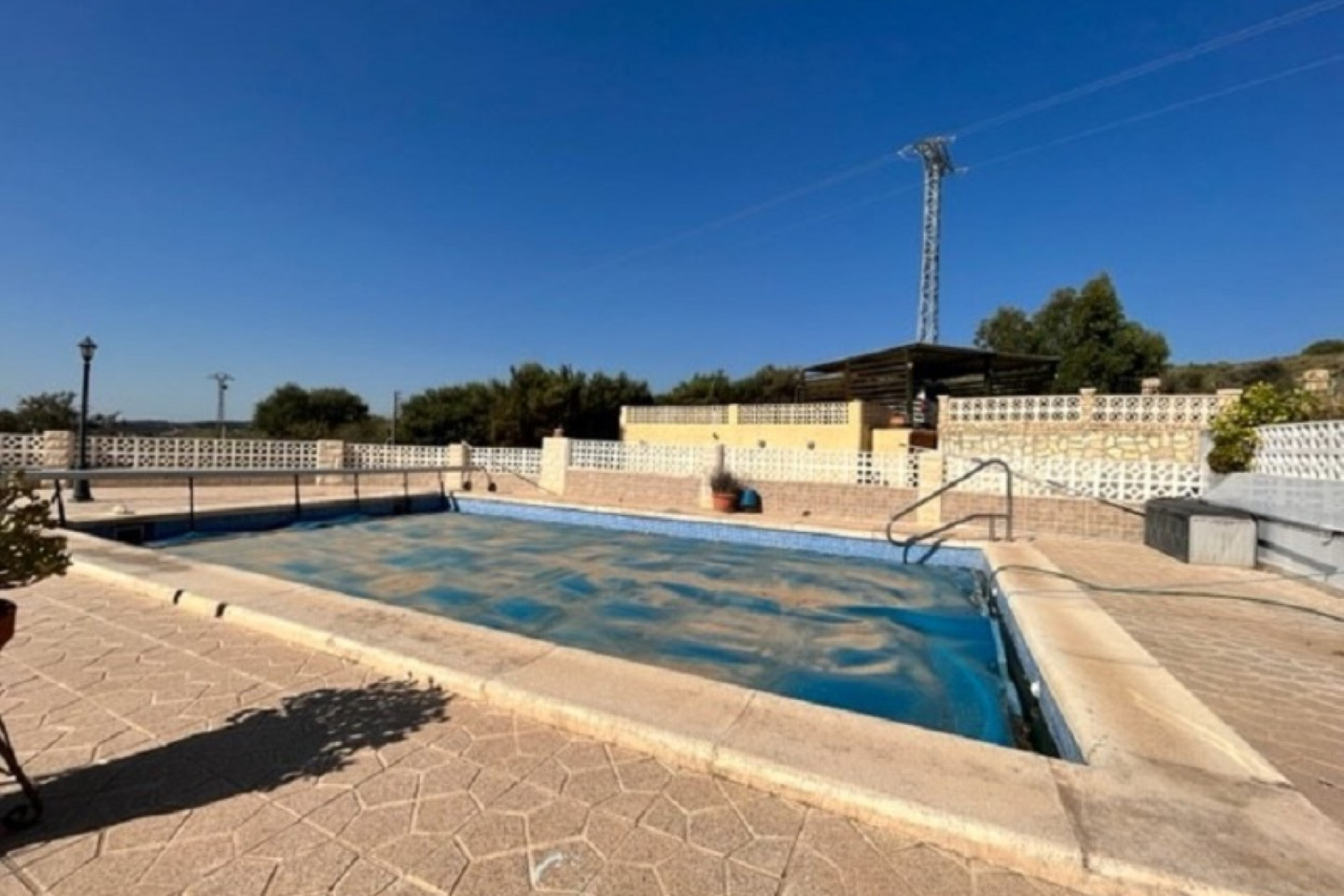 Resale - Villa -
Crevillente