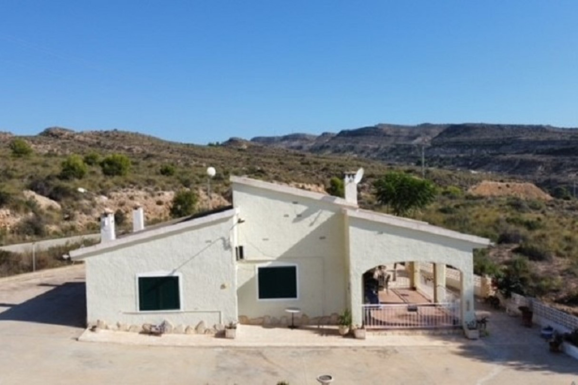 Resale - Villa -
Crevillente