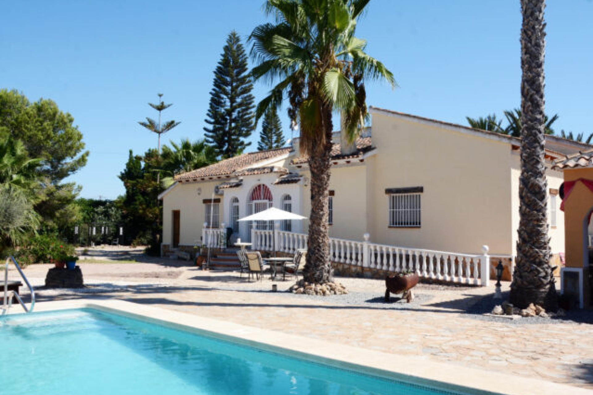 Resale - Villa -
Daya Vieja