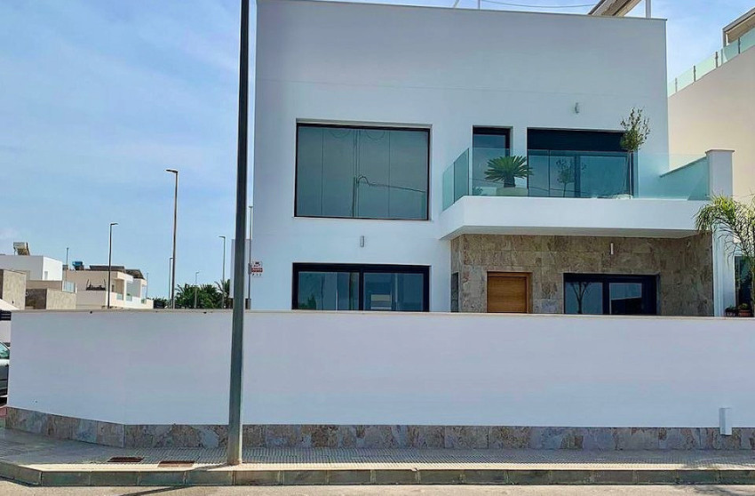 Resale - Villa -
Daya Vieja