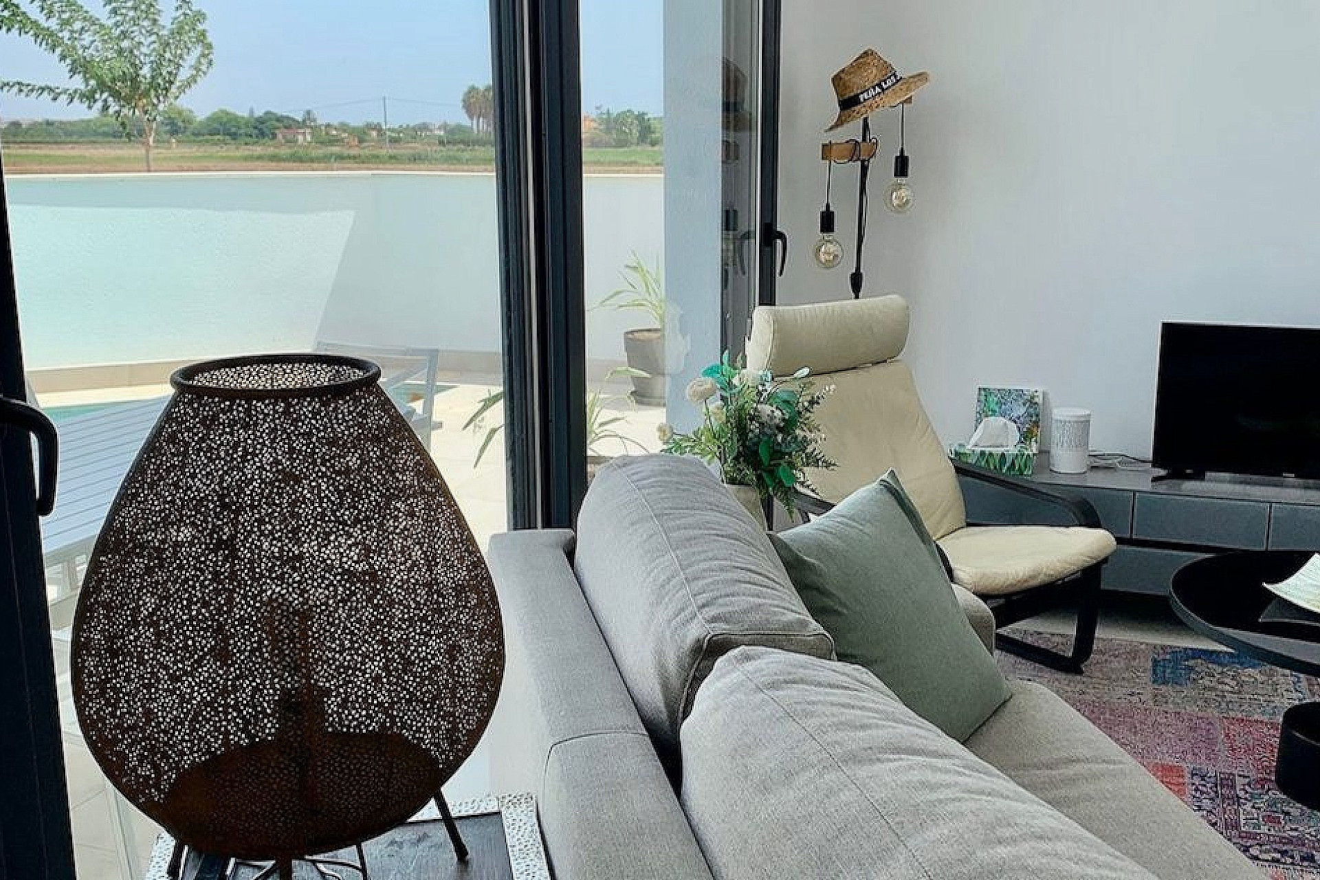 Resale - Villa -
Daya Vieja