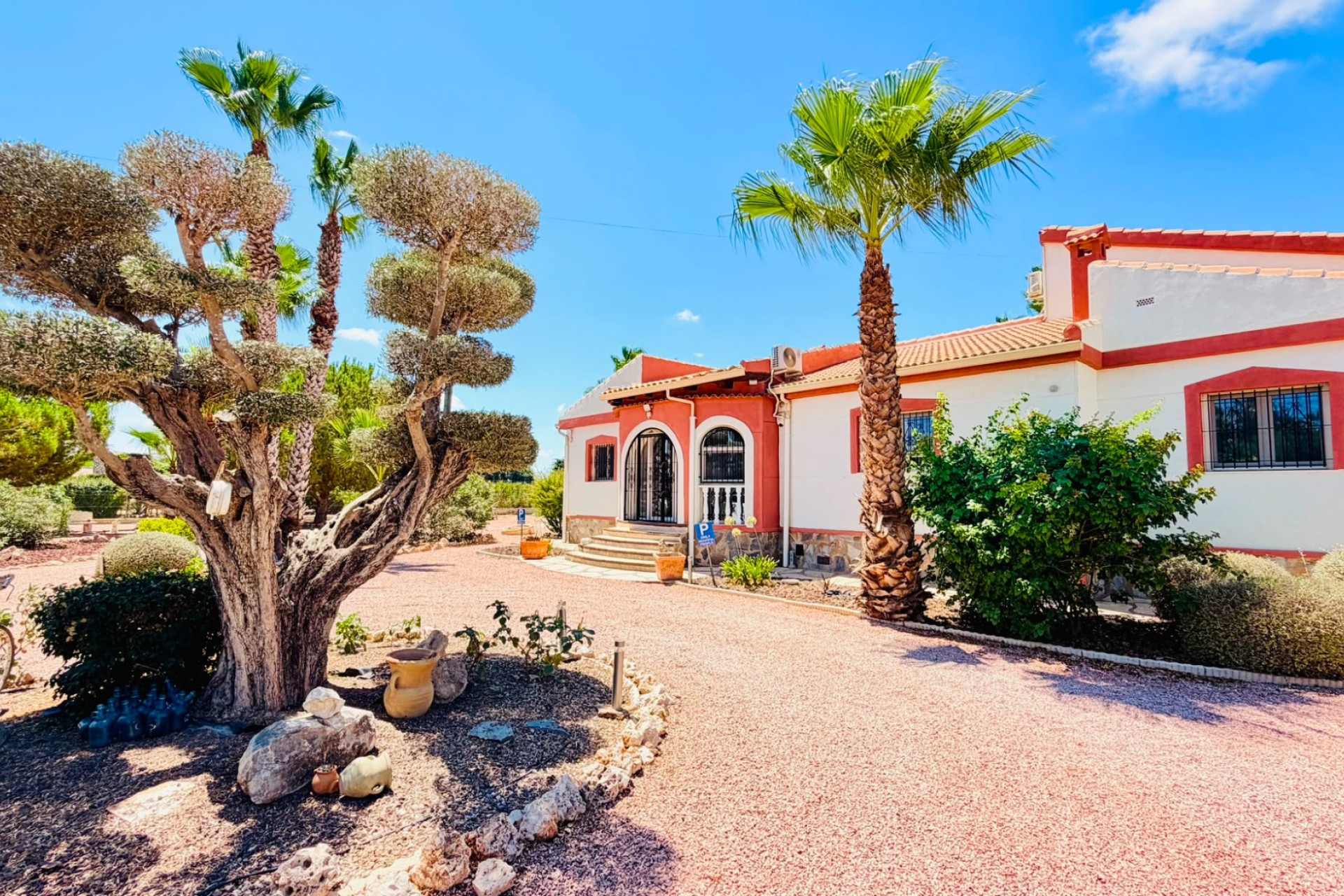 Resale - Villa -
Daya Vieja