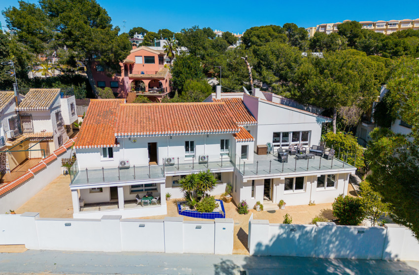 Resale - Villa -
Dehesa de Campoamor