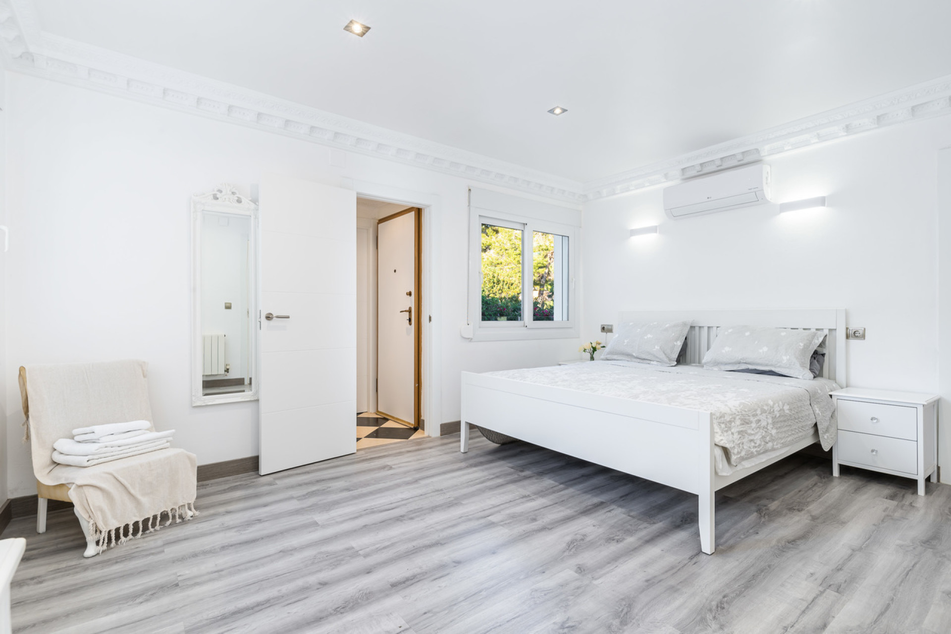 Resale - Villa -
Dehesa de Campoamor