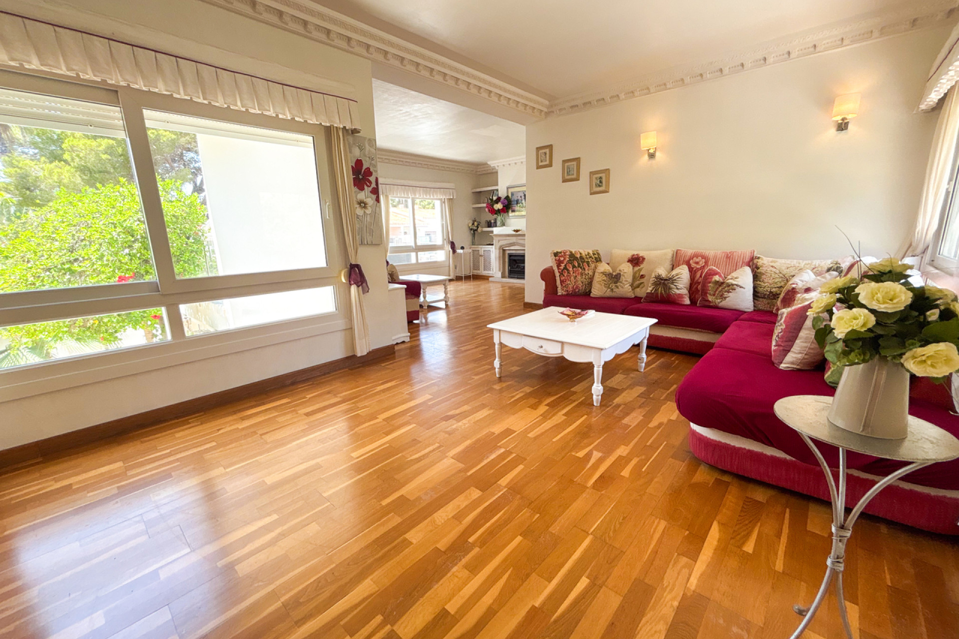 Resale - Villa -
Dehesa de Campoamor