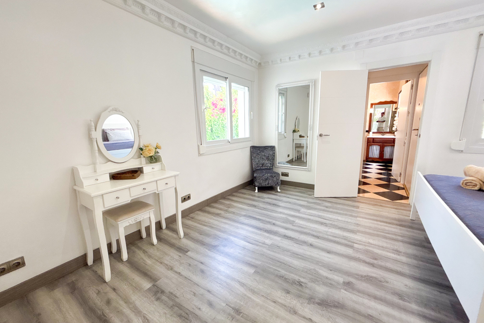 Resale - Villa -
Dehesa de Campoamor