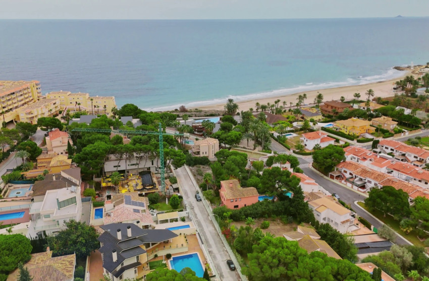 Resale - Villa -
Dehesa de Campoamor