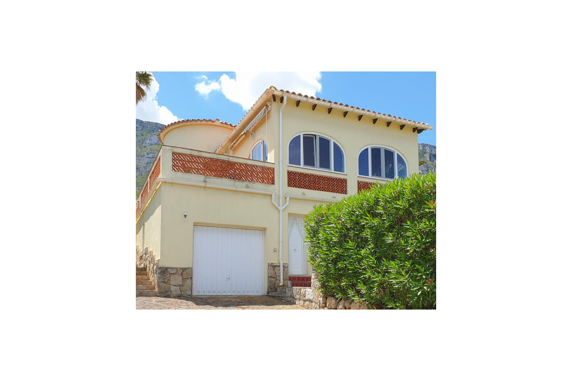 Resale - Villa -
Denia - Center