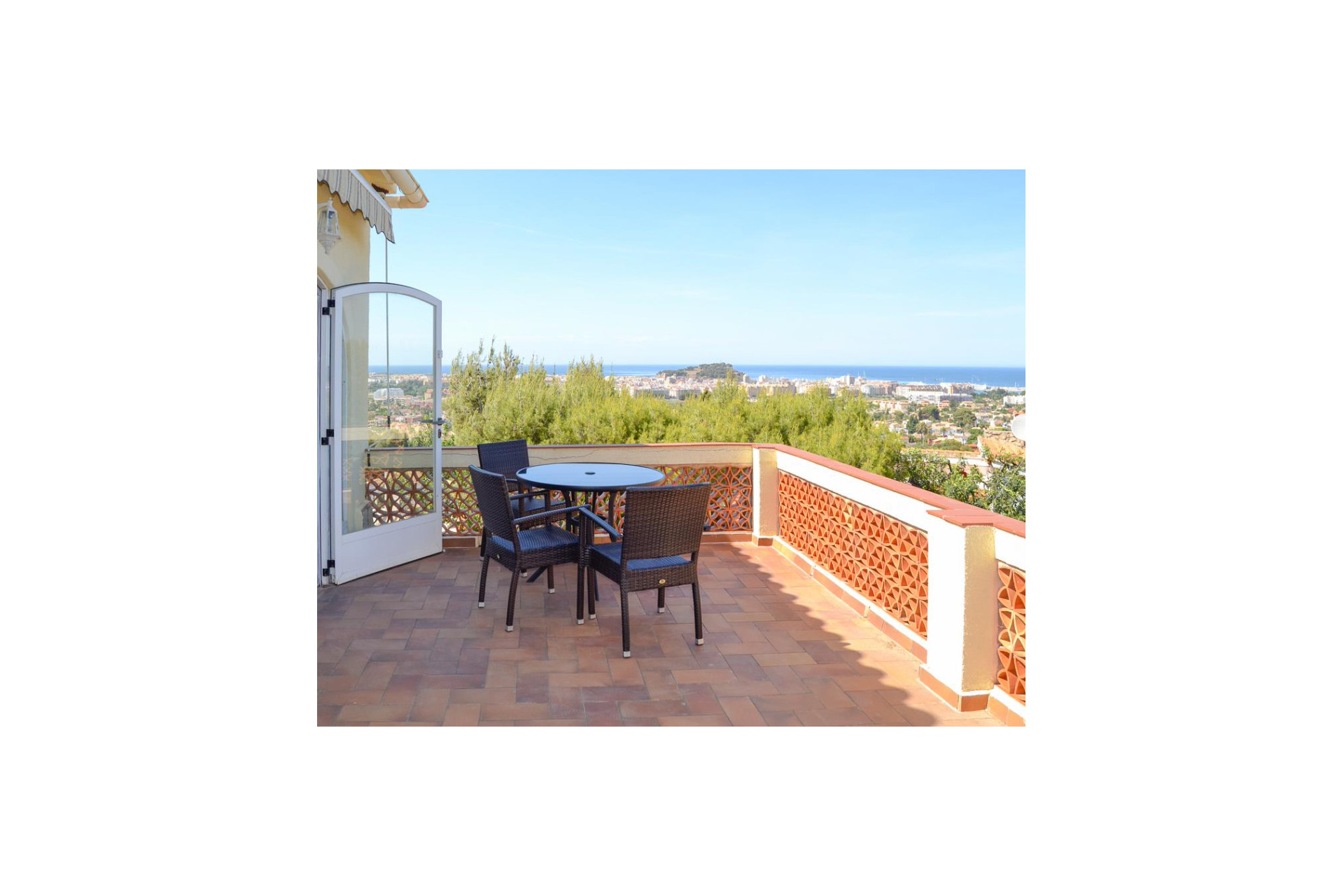 Resale - Villa -
Denia - Center