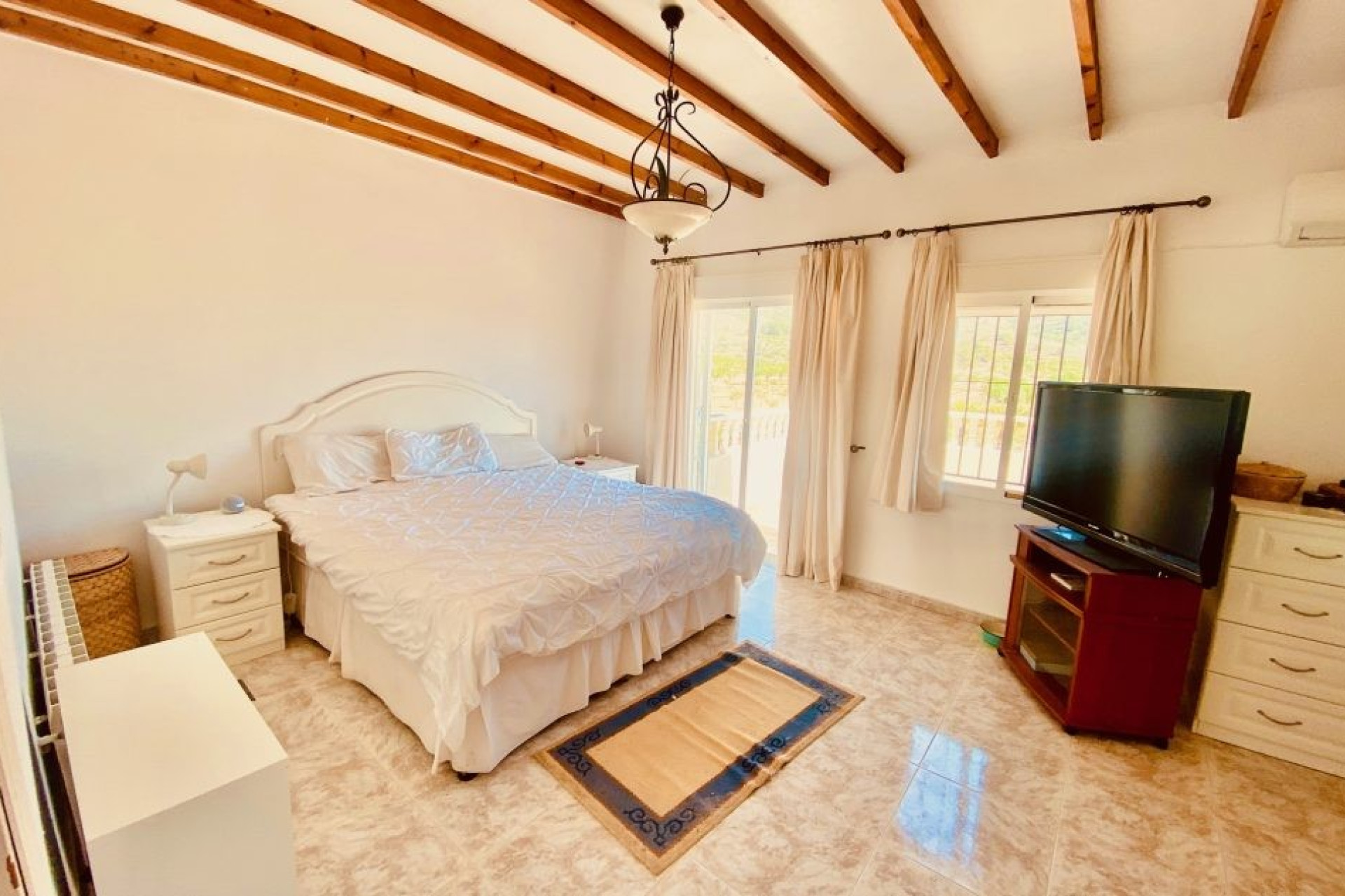 Resale - Villa -
El Canton