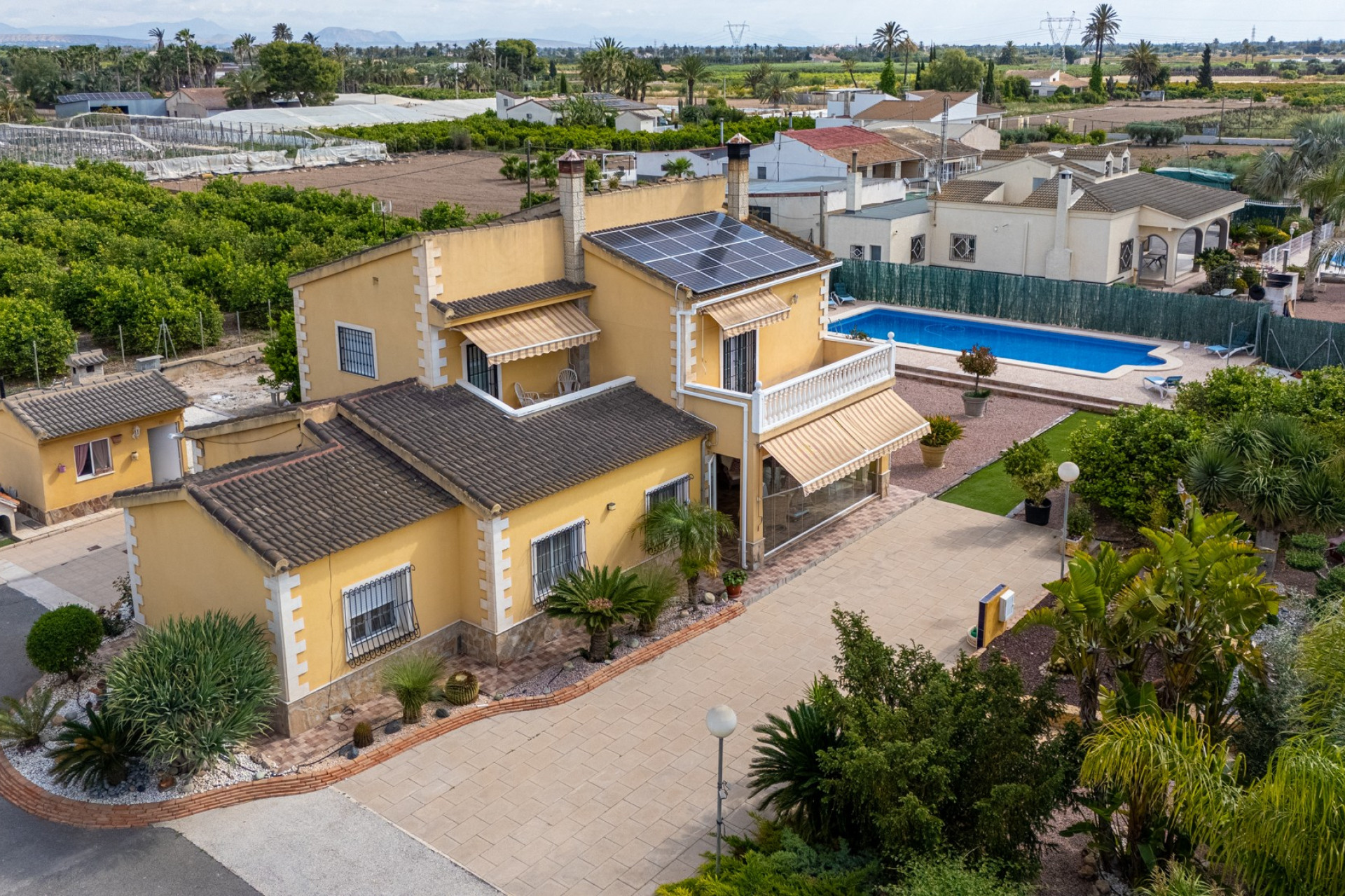 Resale - Villa -
Elche - Costa Blanca