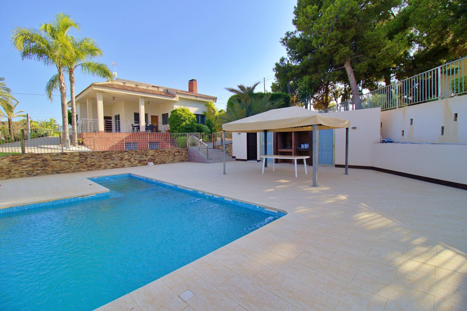 Resale - Villa -
Elche - Peña las Águilas