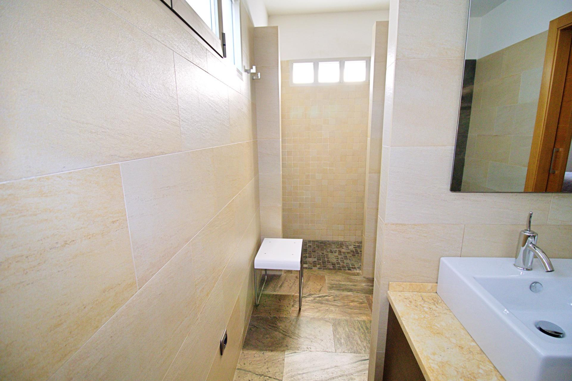 Resale - Villa -
Elche - Peña las Águilas