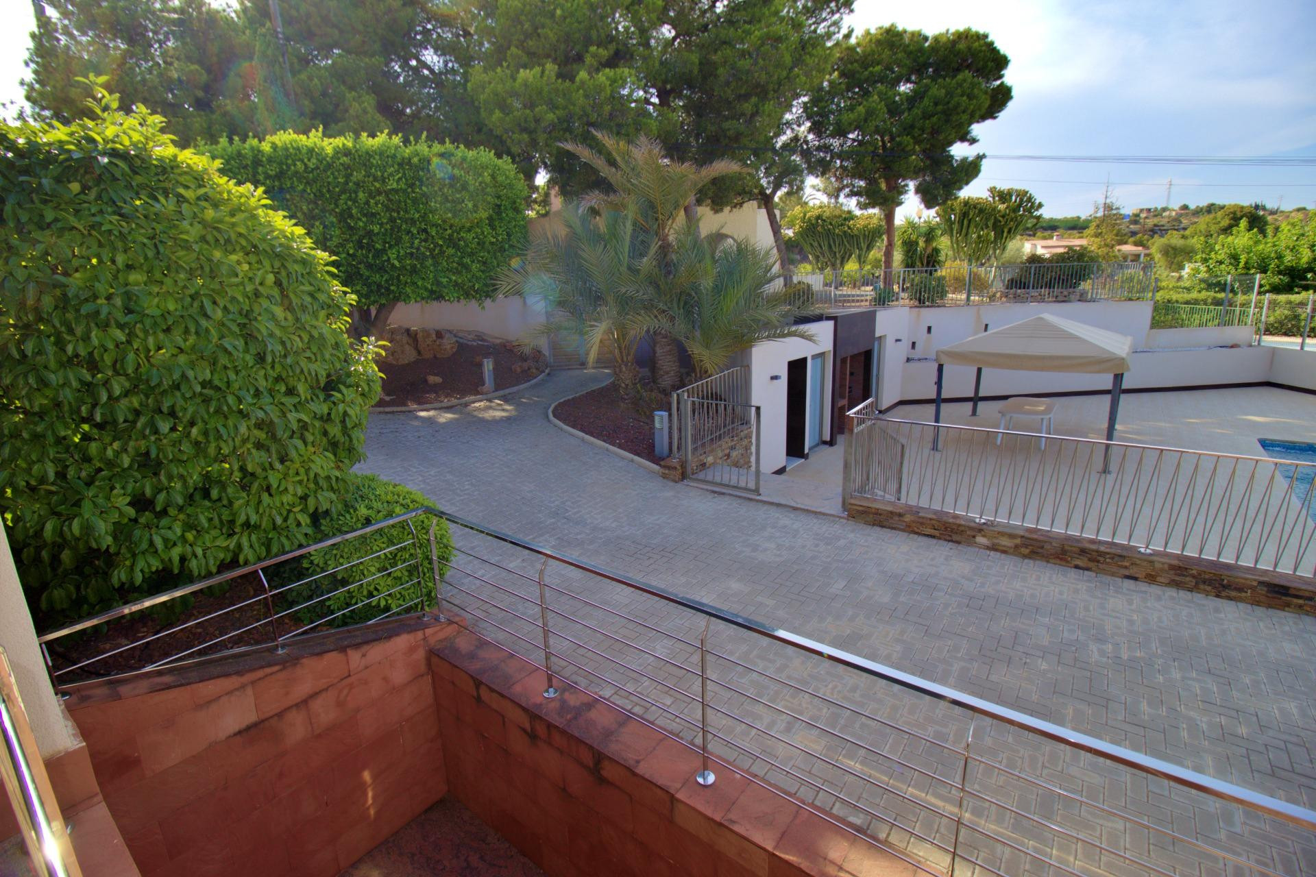 Resale - Villa -
Elche - Peña las Águilas
