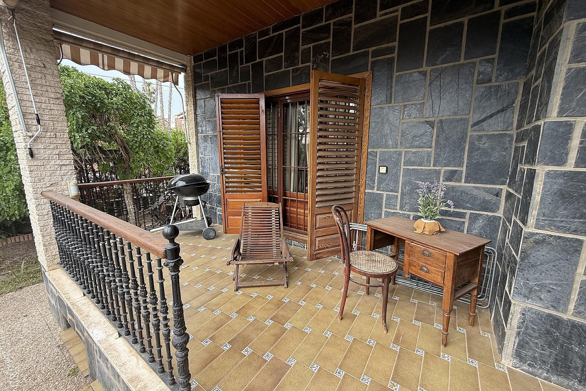 Resale - Villa -
Elda