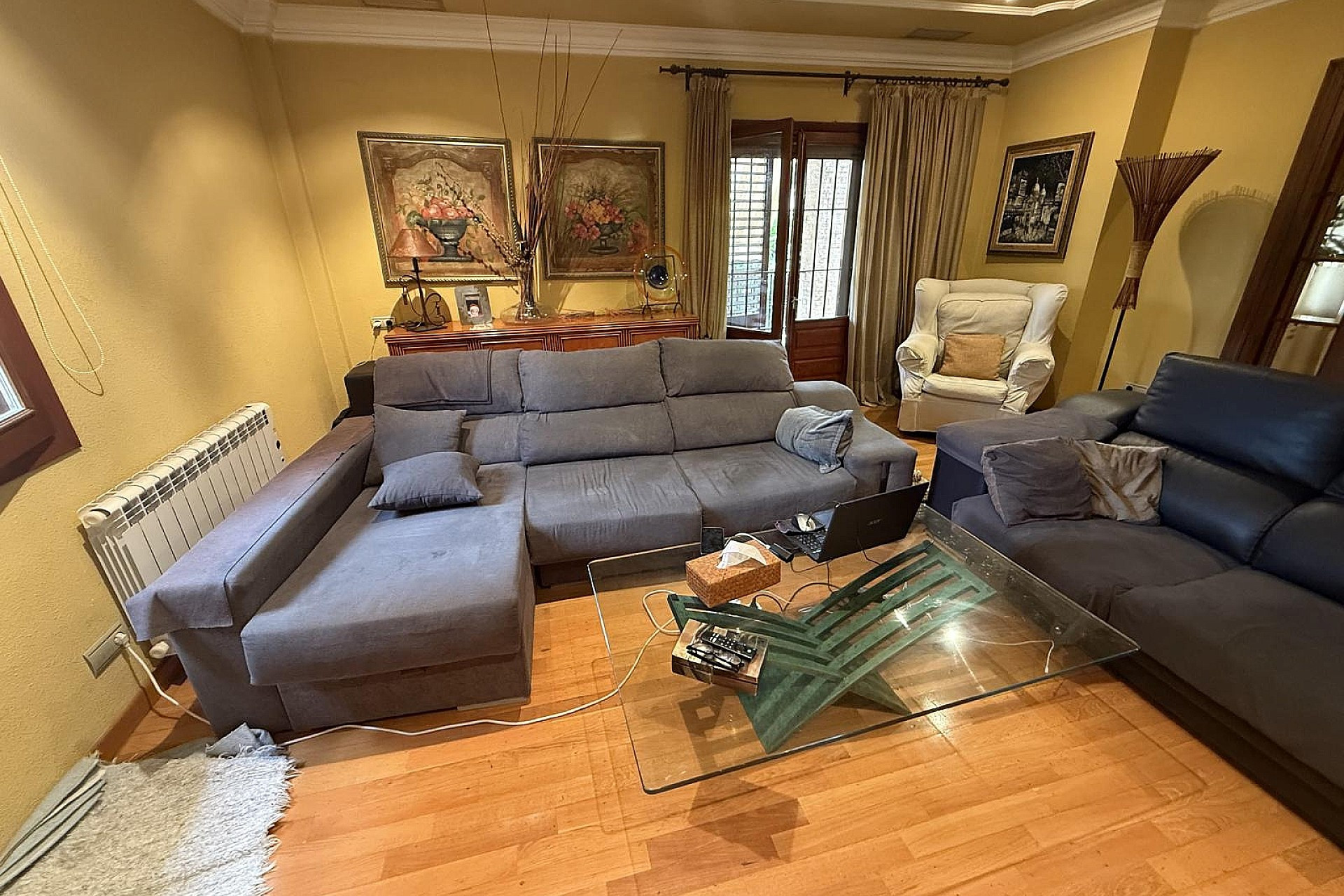 Resale - Villa -
Elda