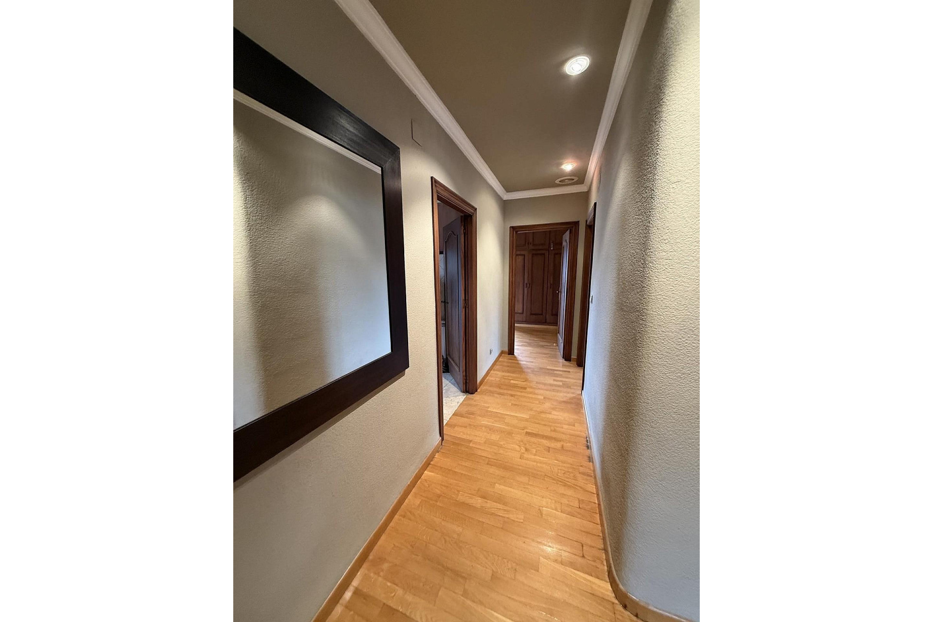 Resale - Villa -
Elda