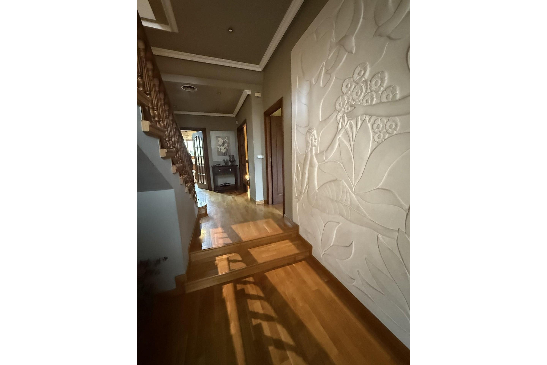 Resale - Villa -
Elda