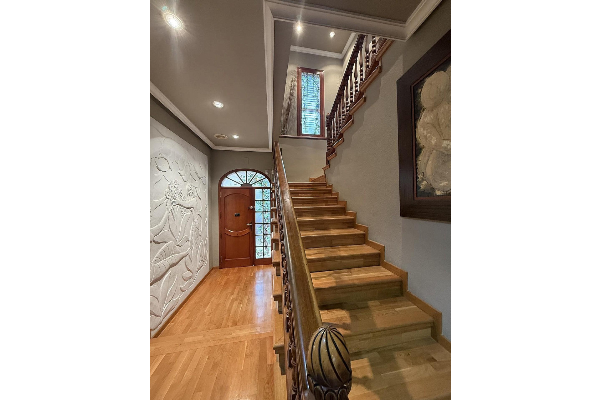 Resale - Villa -
Elda