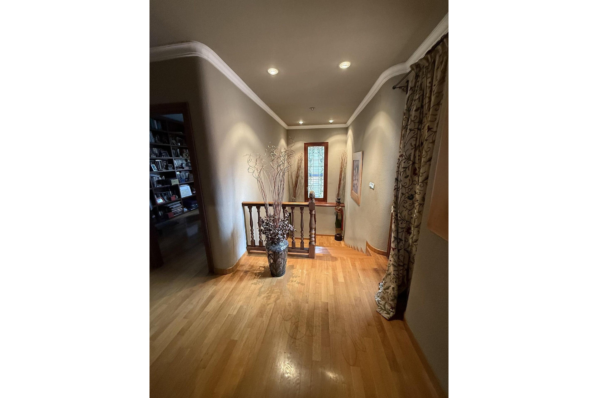 Resale - Villa -
Elda