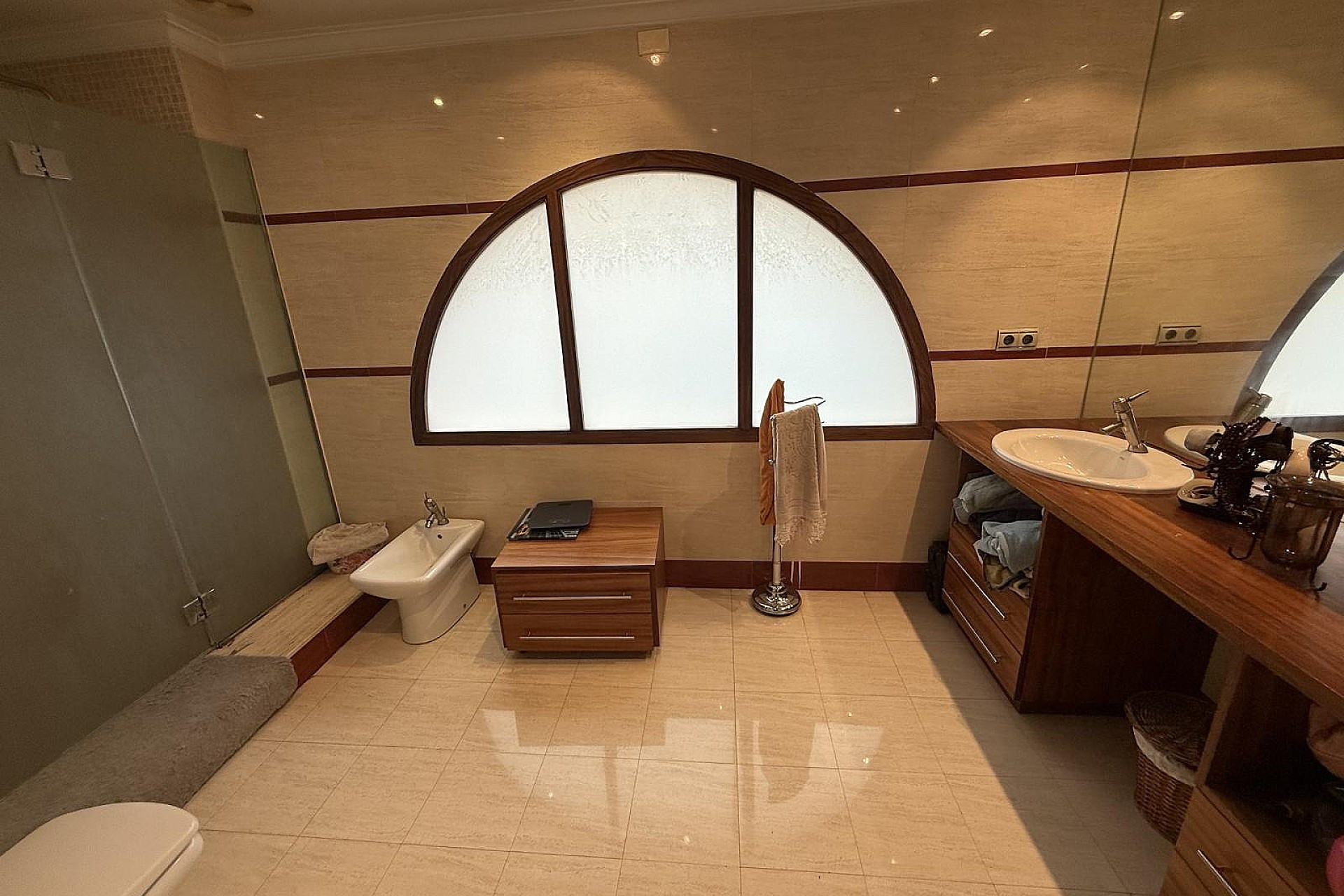 Resale - Villa -
Elda