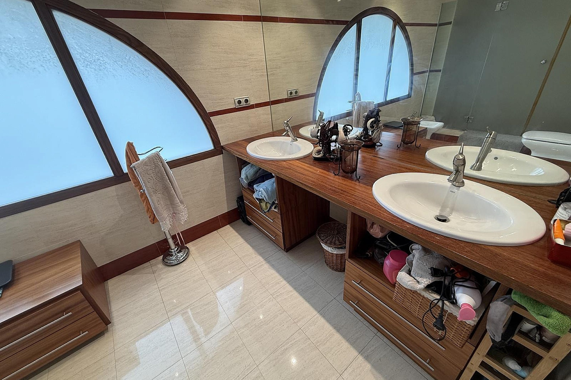 Resale - Villa -
Elda