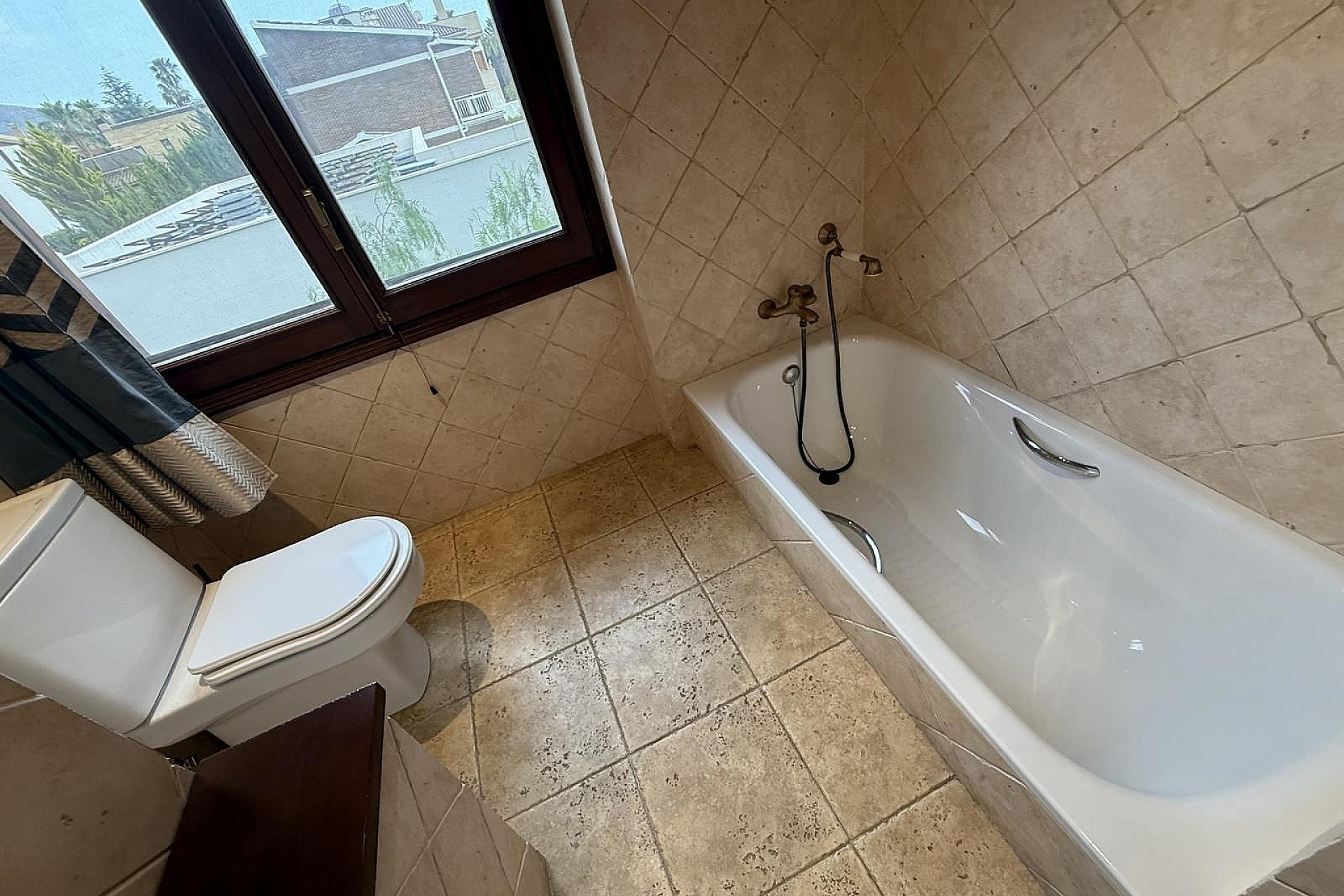 Resale - Villa -
Elda