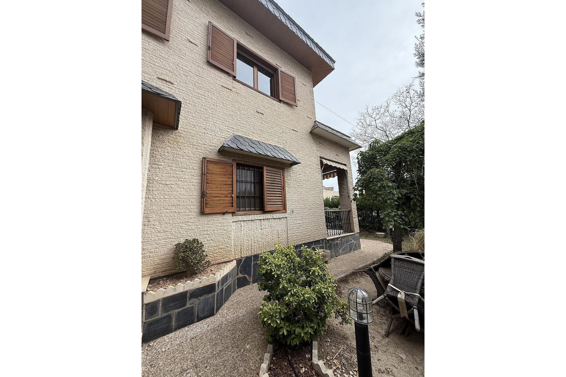 Resale - Villa -
Elda