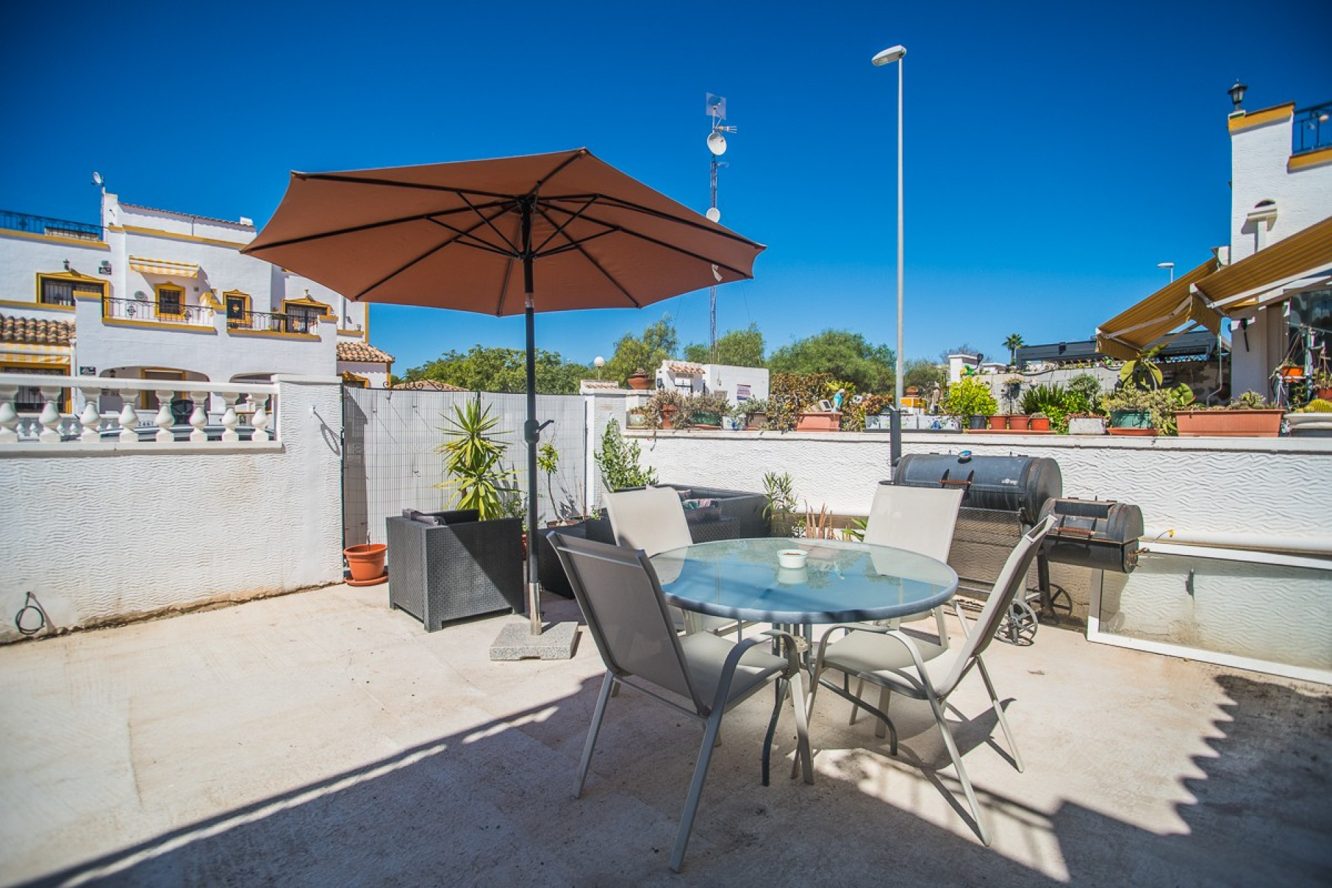 Resale - Villa -
Entre Naranjos - Inland