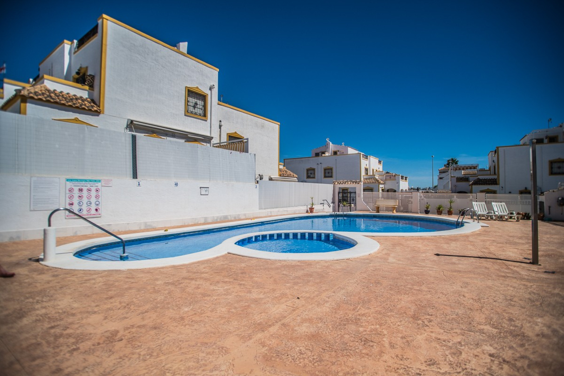 Resale - Villa -
Entre Naranjos - Inland
