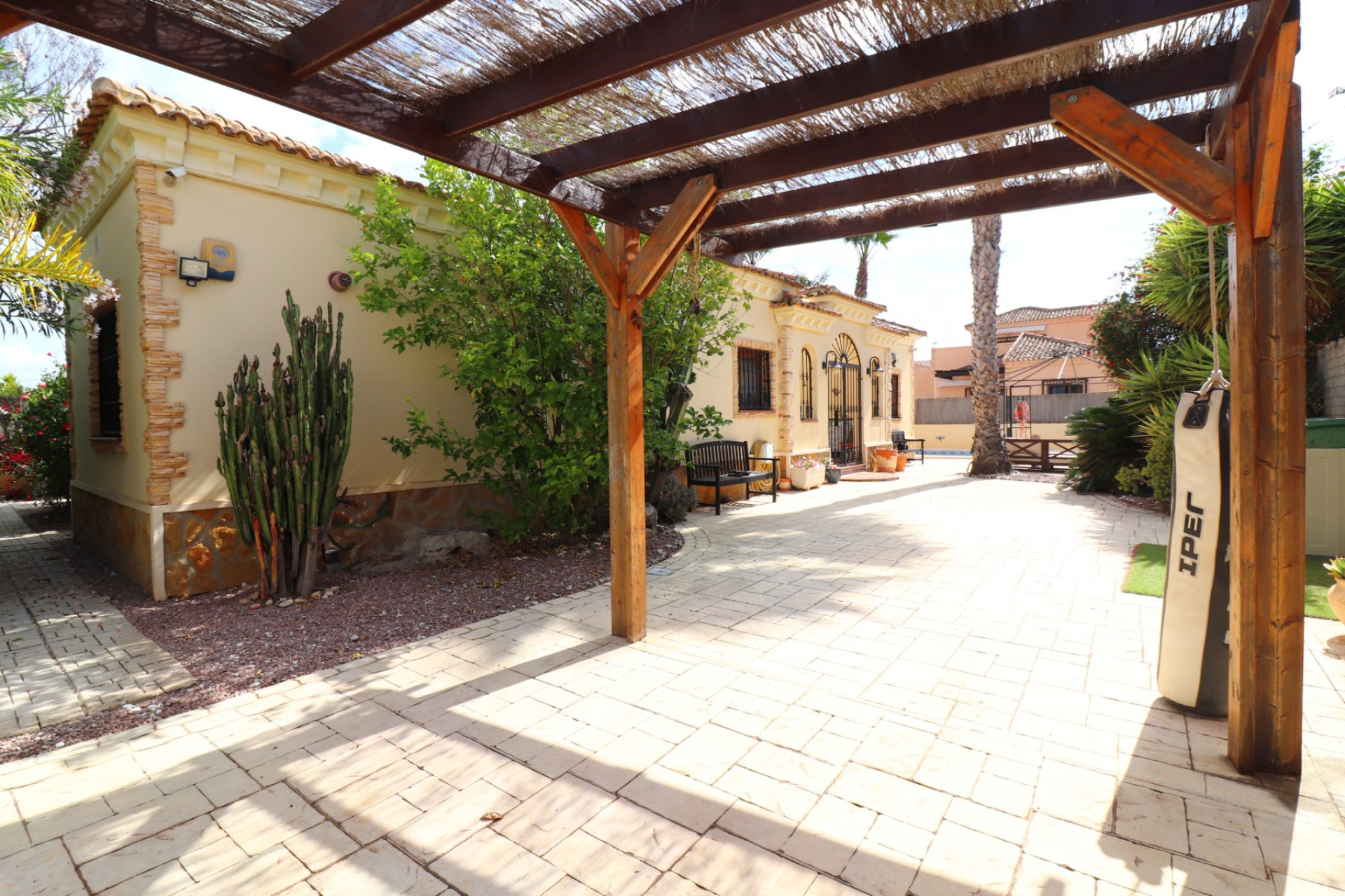 Resale - Villa -
Formentera del Segura - Fincas de La Vega