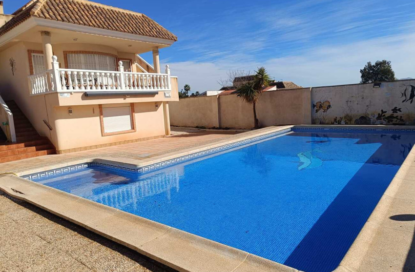 Resale - Villa -
Fortuna - El Reloj