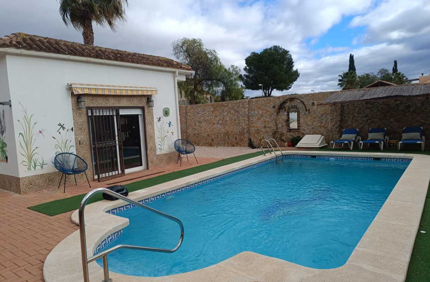 Resale - Villa -
Fortuna - El Reloj