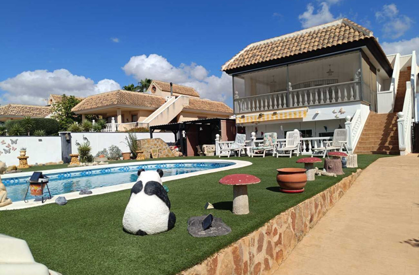 Resale - Villa -
Fortuna - El Reloj
