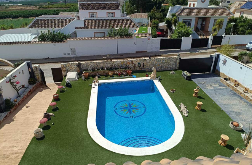 Resale - Villa -
Fortuna - El Reloj