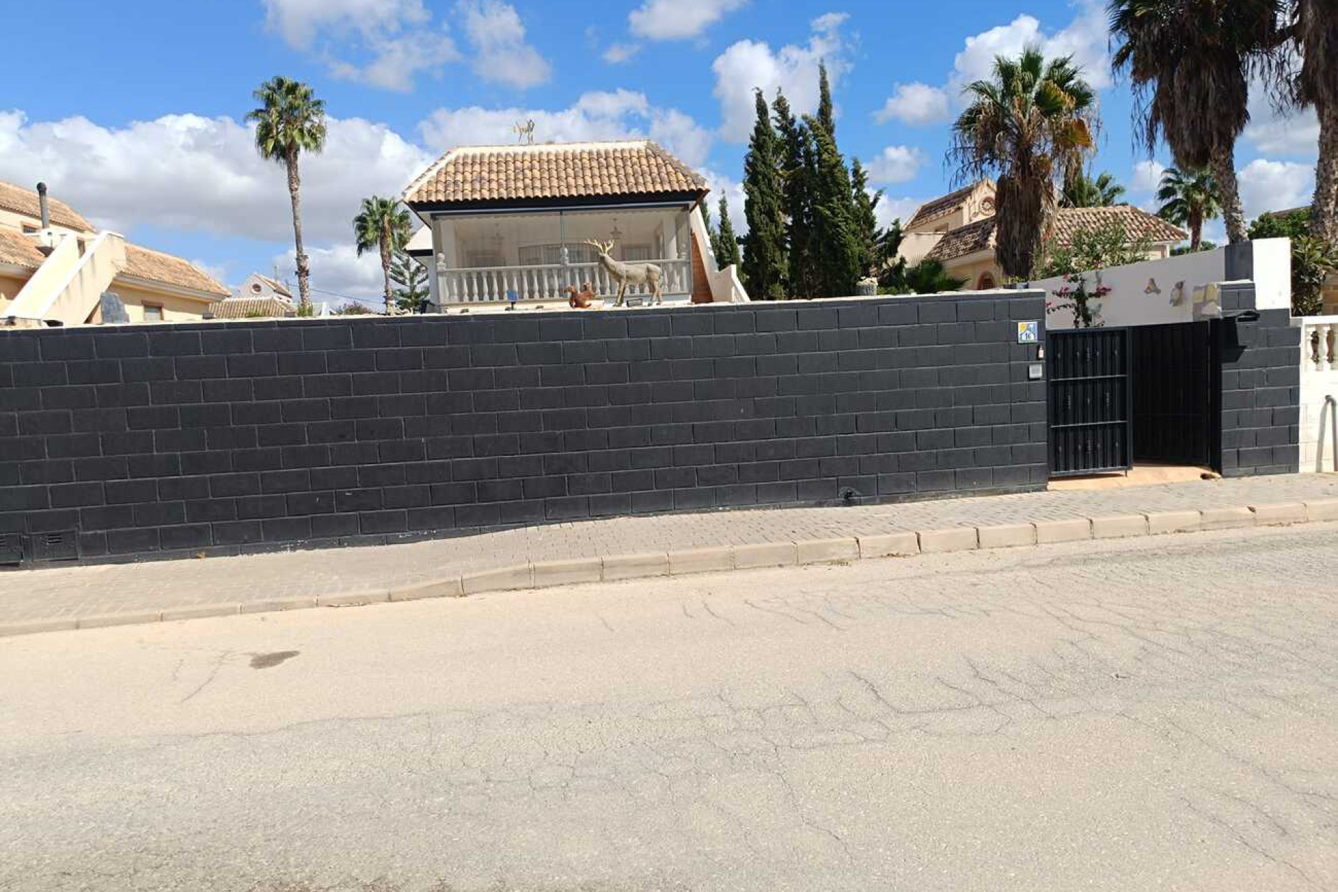 Resale - Villa -
Fortuna - El Reloj