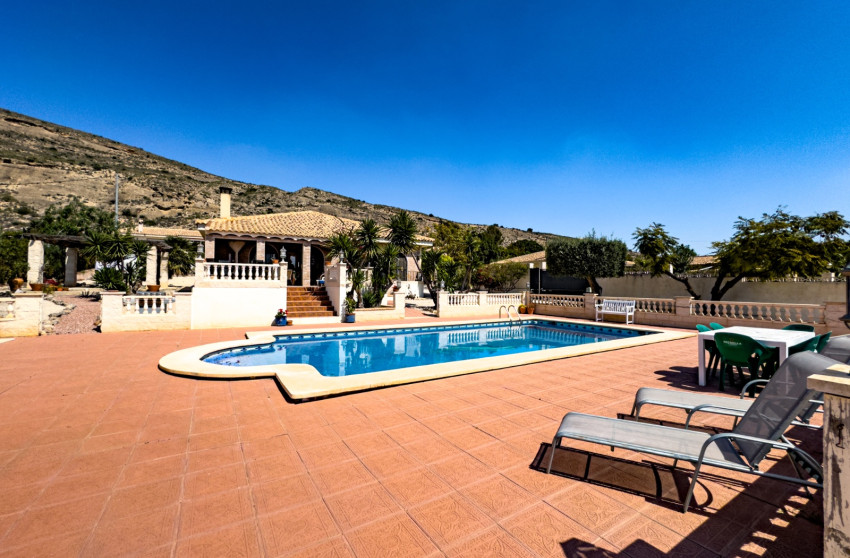 Resale - Villa -
Fortuna - FORTUNA