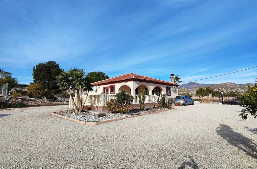 Resale - Villa -
Fortuna - FORTUNA