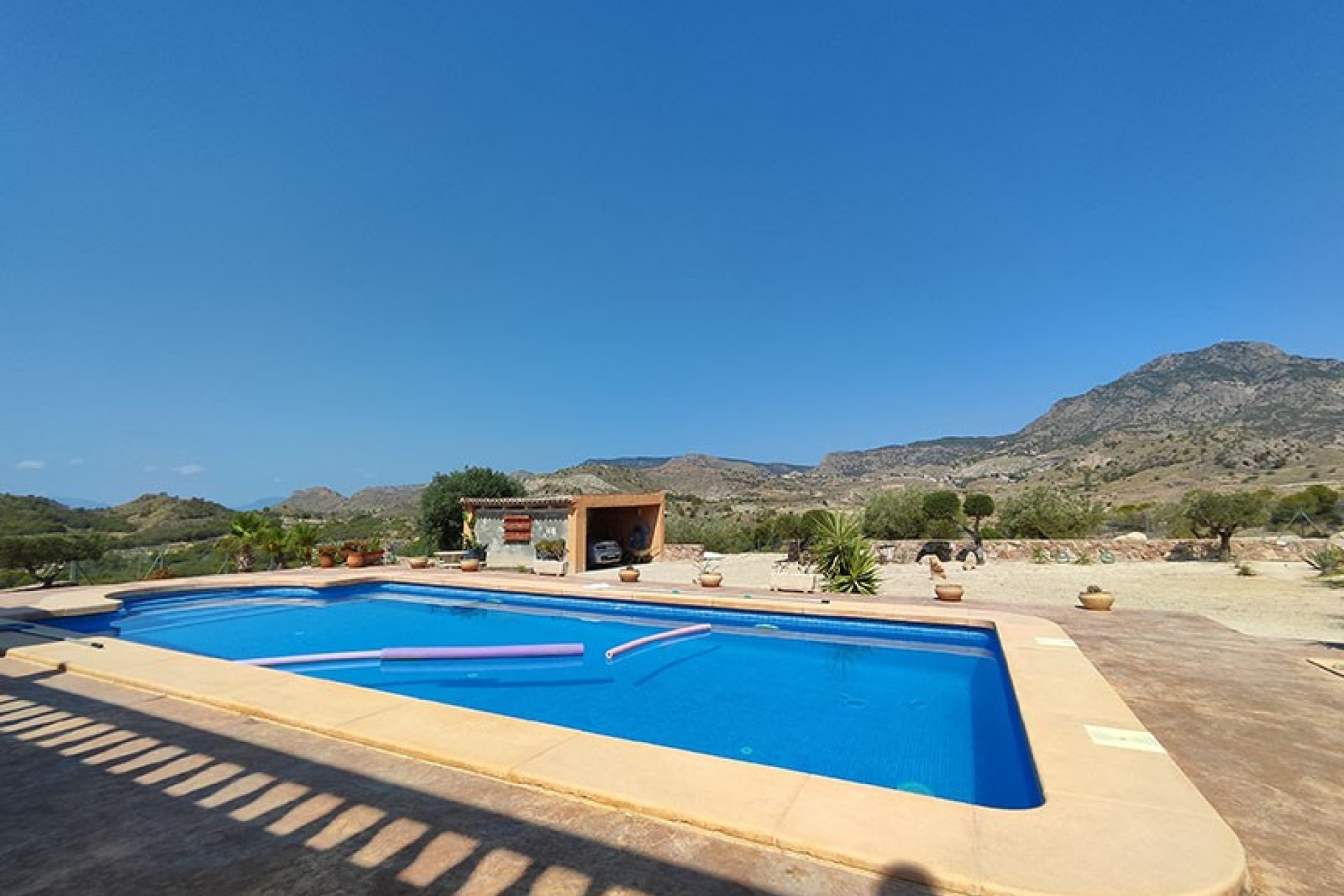 Resale - Villa -
Fortuna - Las Casicas